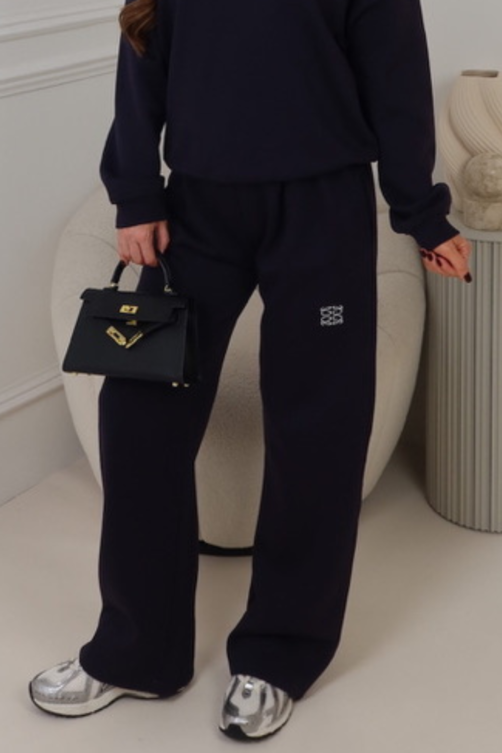 GEGE EMBROIDERED BLACK PREMIUM ESSENTIAL STRAIGHT LEG JOGGER