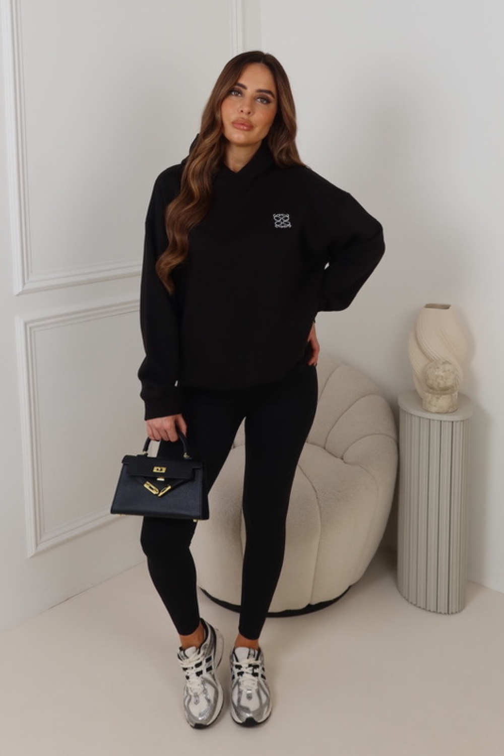 GEGE EMBROIDERED BLACK PREMIUM ESSENTIAL RELAXED HOODIE