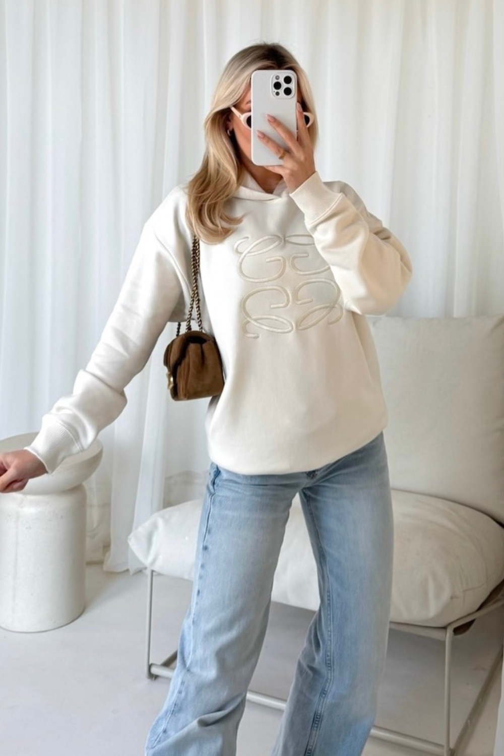 GeGe ecru embroidered oversized hoodie