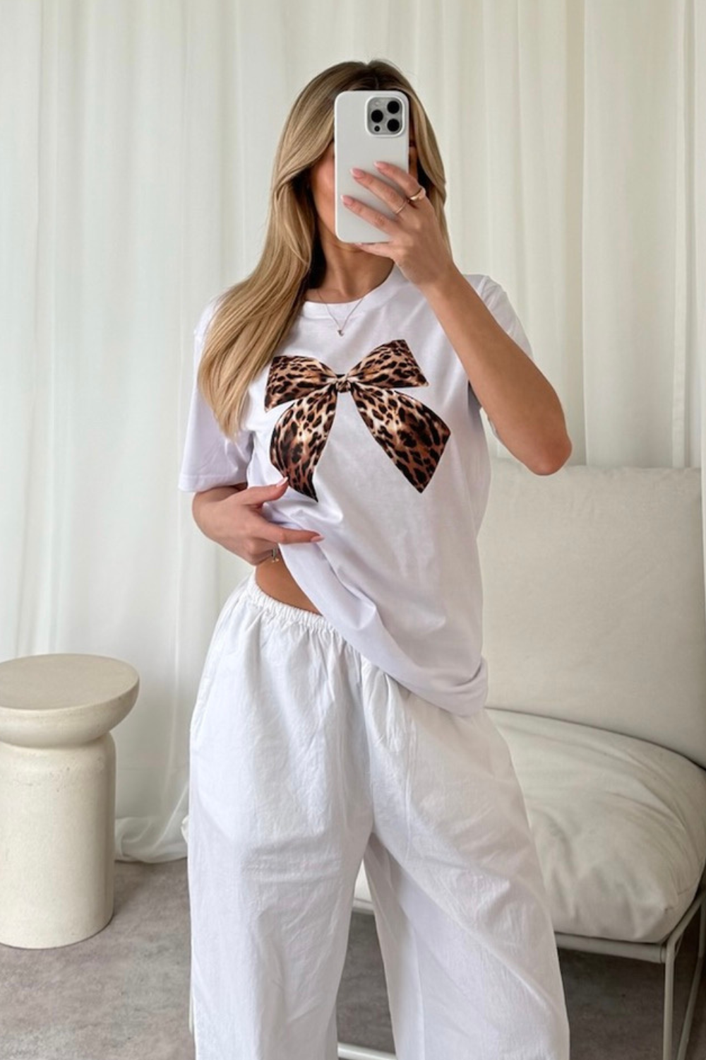 leopard bow printed white T-shirt