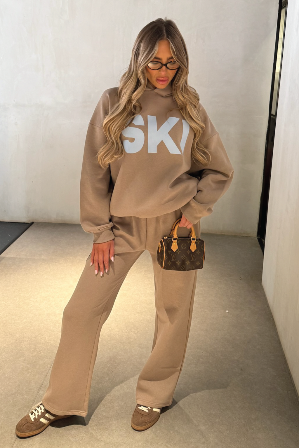 SKI ESSENTIAL MOCHA PRINTED HOODIE